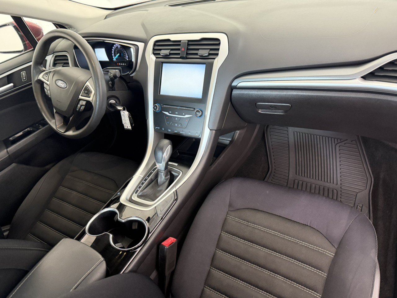 Used 2014 Ford Fusion SE FWD image 11