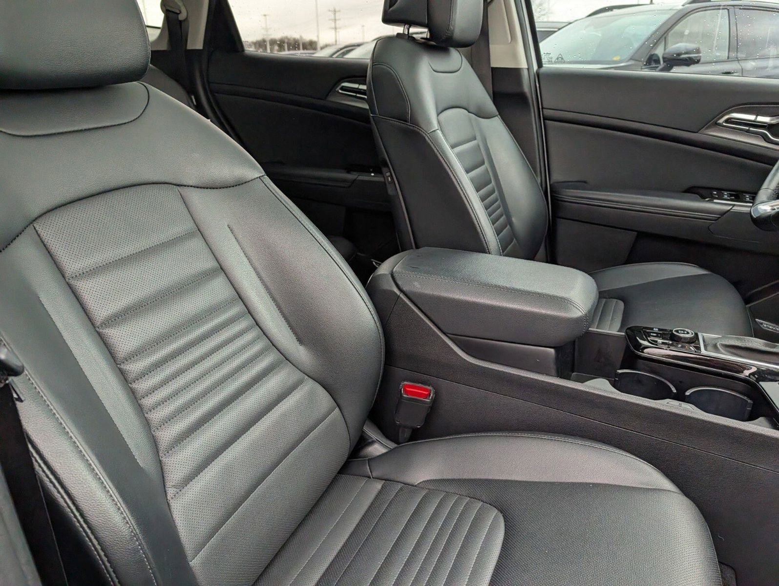 Used 2024 Kia Sportage SX image 25