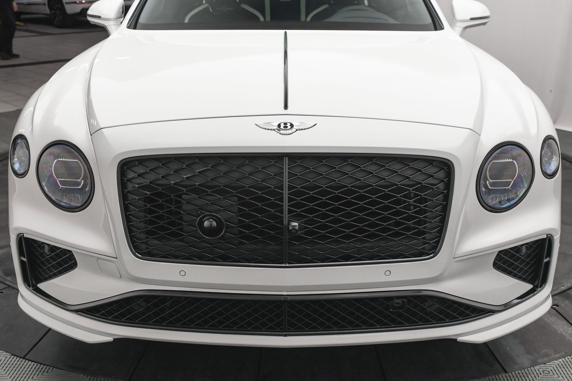 New 2025 Bentley Flying Spur Plug-In Hybrid image 28