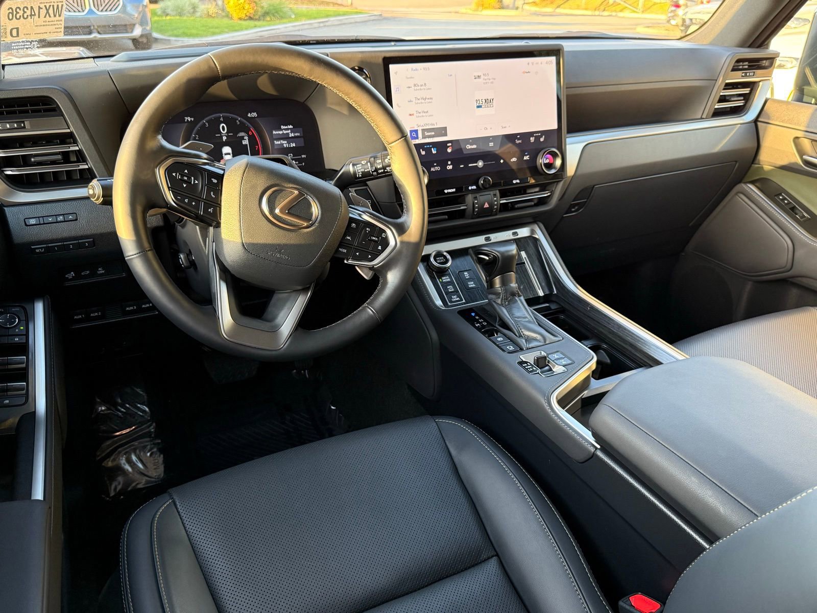 Used 2025 Lexus GX 550 image 31