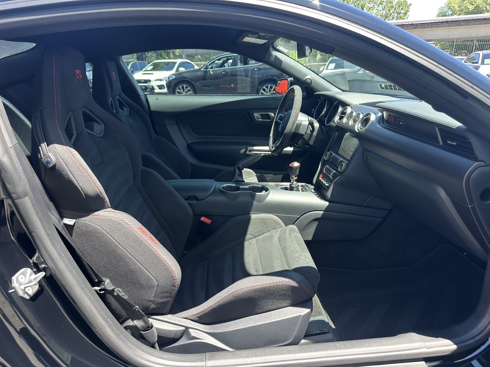 Used 2018 Ford Mustang Shelby GT350 RWD image 17