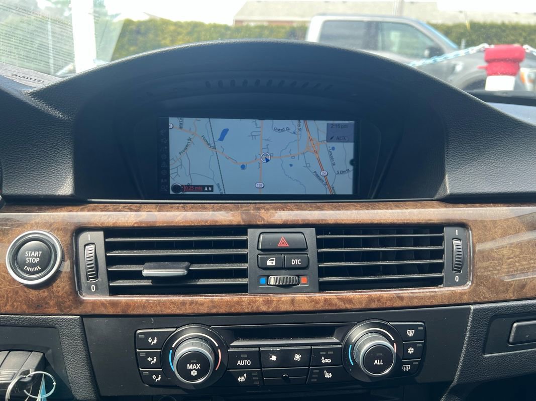 Used 2010 BMW 328i xDrive Sedan AWD/4WD image 15