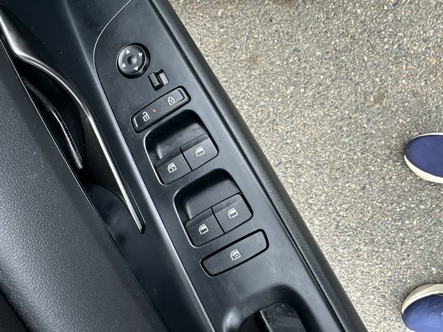 Used 2025 Hyundai Elantra SEL image 26