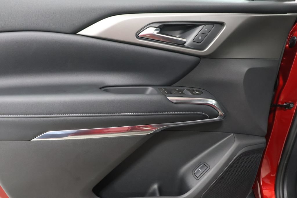 New 2027 Chevrolet Traverse LT w/ Midnight/Sport Edition FWD image 21