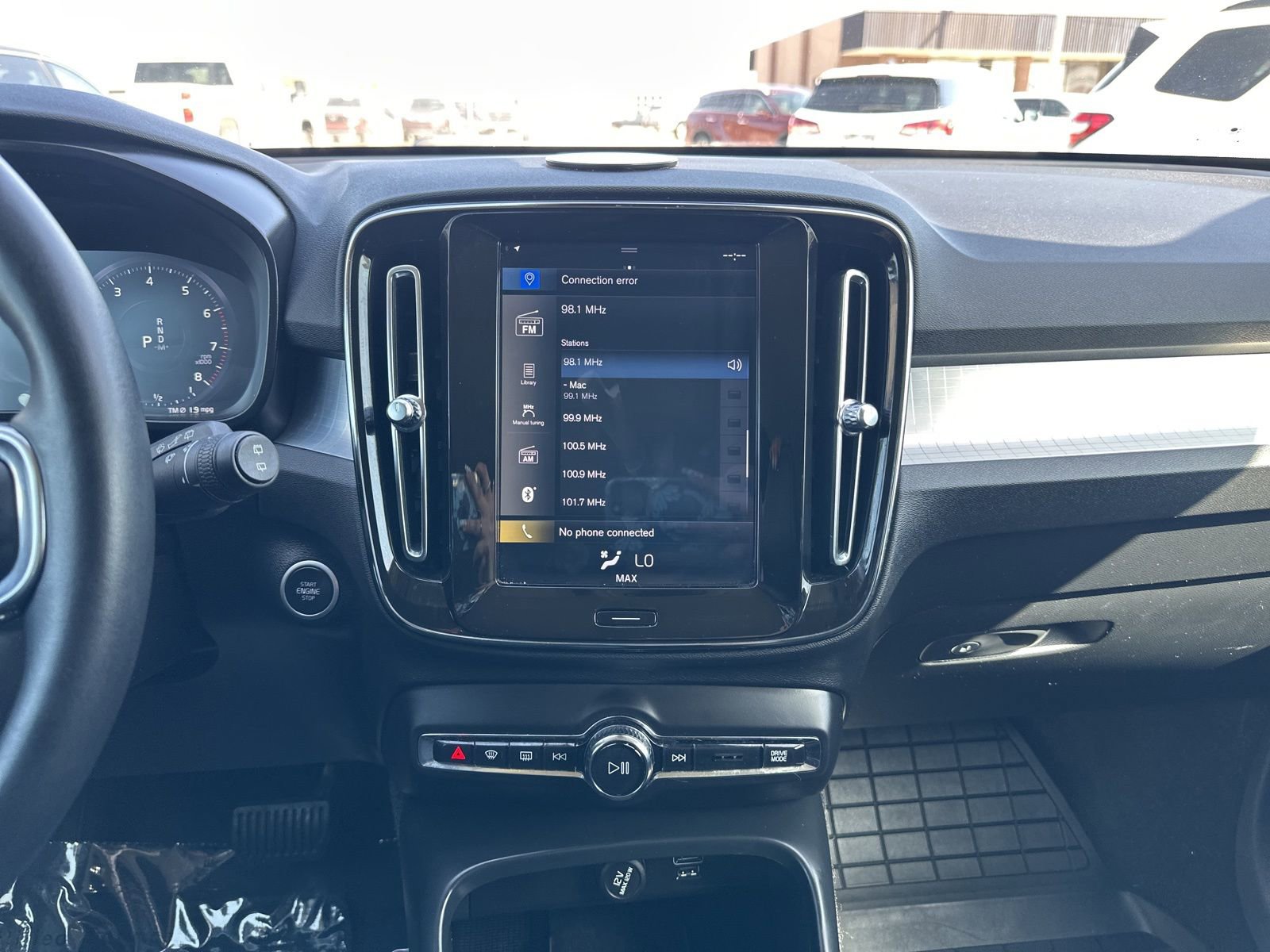 Used 2020 Volvo XC40 T5 Momentum image 27