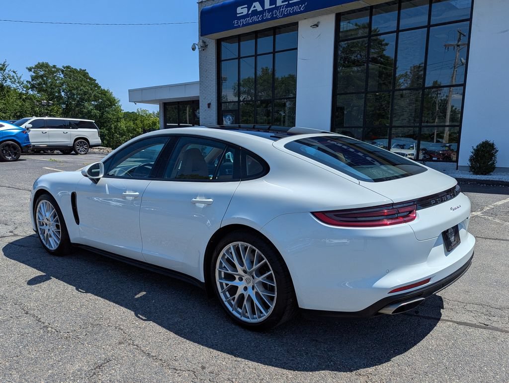 Used 2018 Porsche Panamera RWD image 10