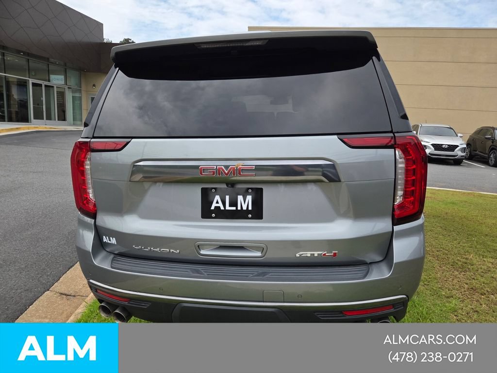 Used 2024 GMC Yukon AT4 w/ Technology Package AWD/4WD image 11