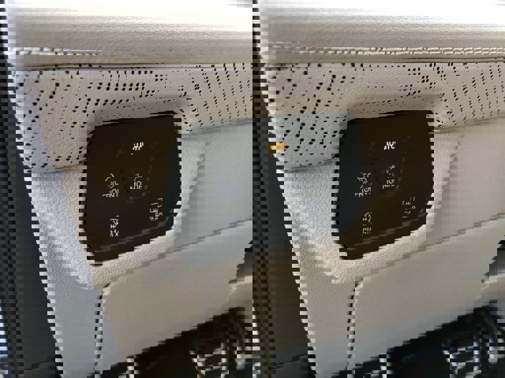 New 2025 Volkswagen Atlas SEL Premium R-Line image 13