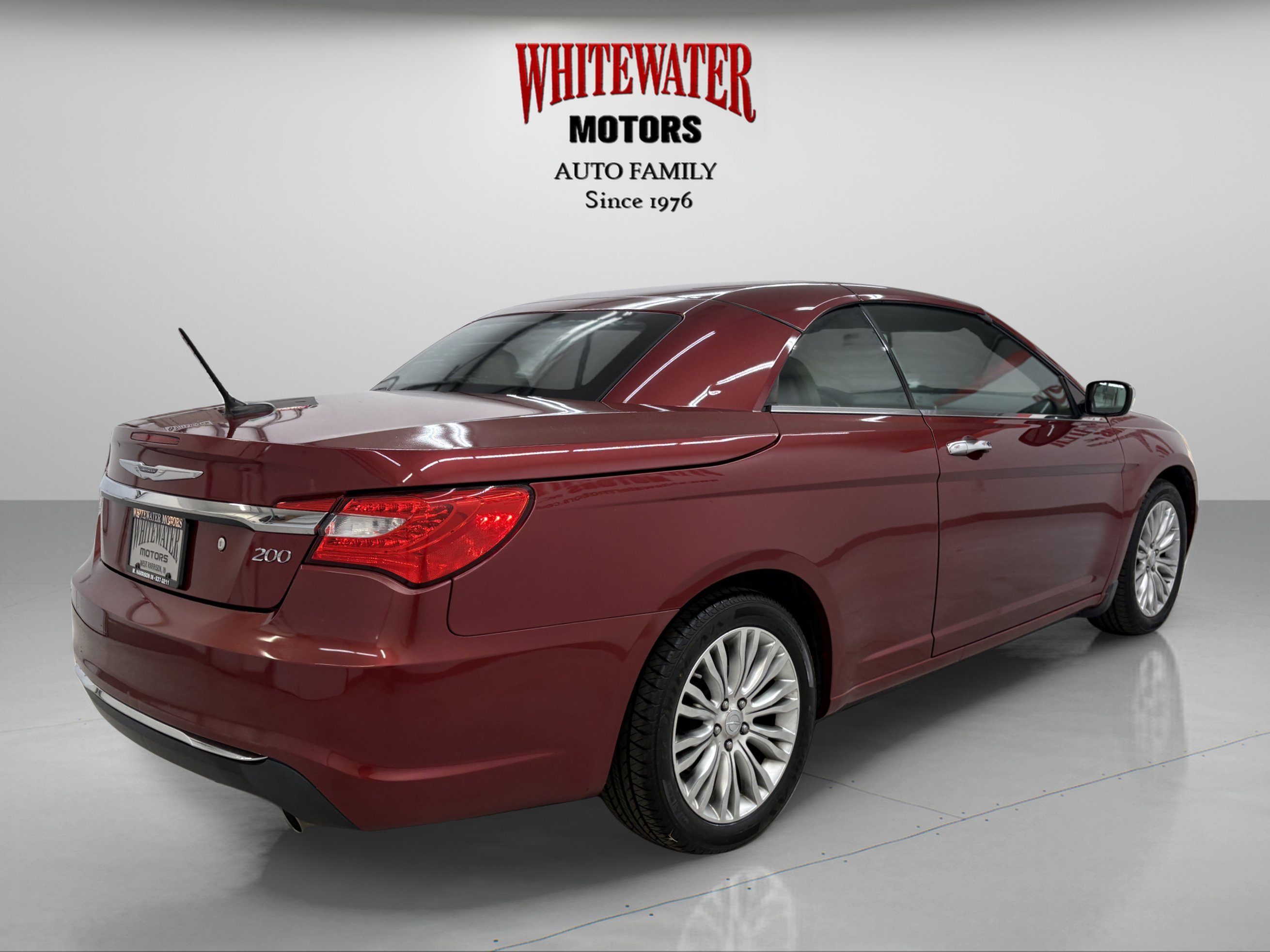 Used 2011 Chrysler 200 Limited FWD image 8