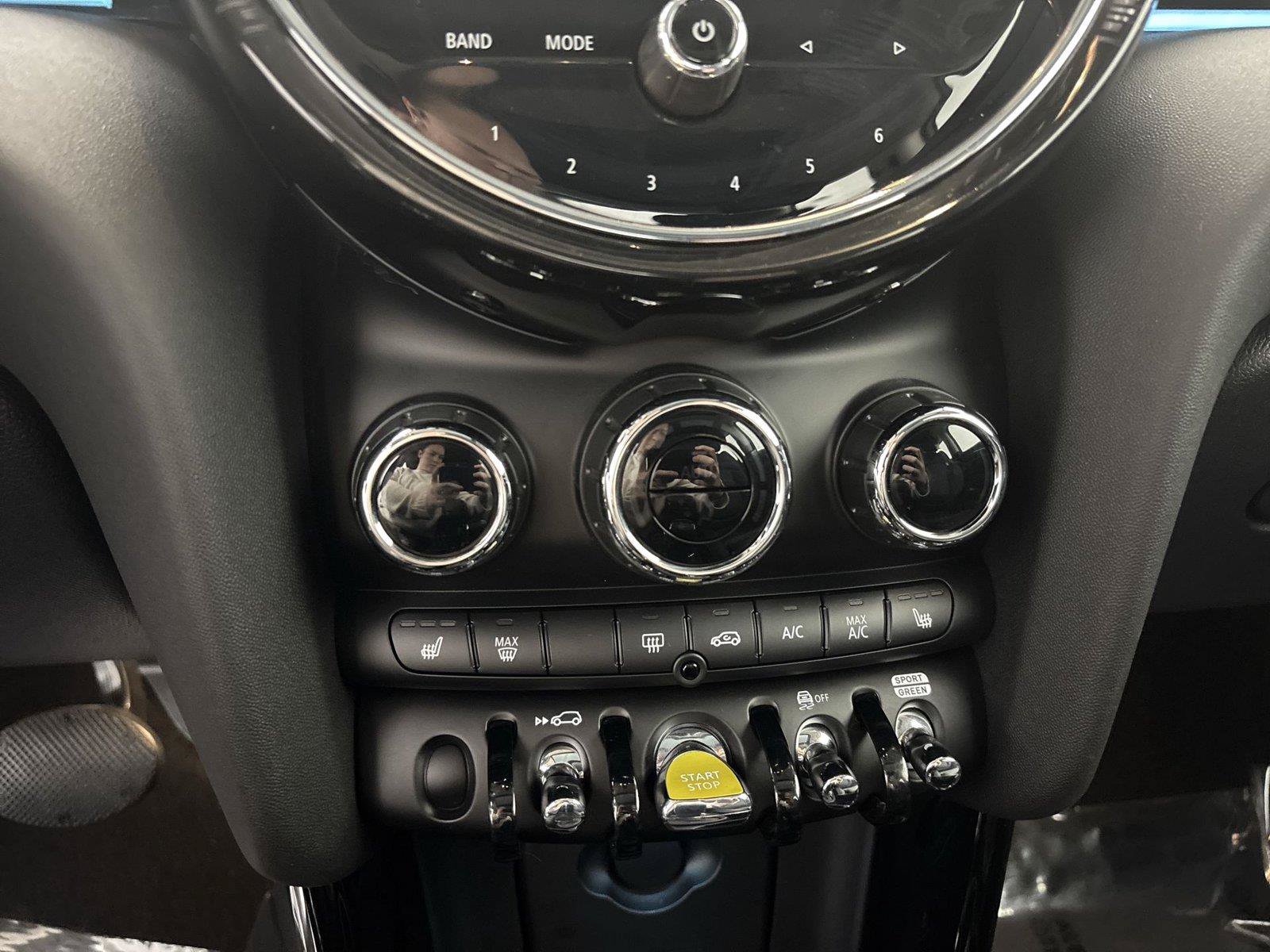 Used 2024 MINI Cooper SE FWD image 21