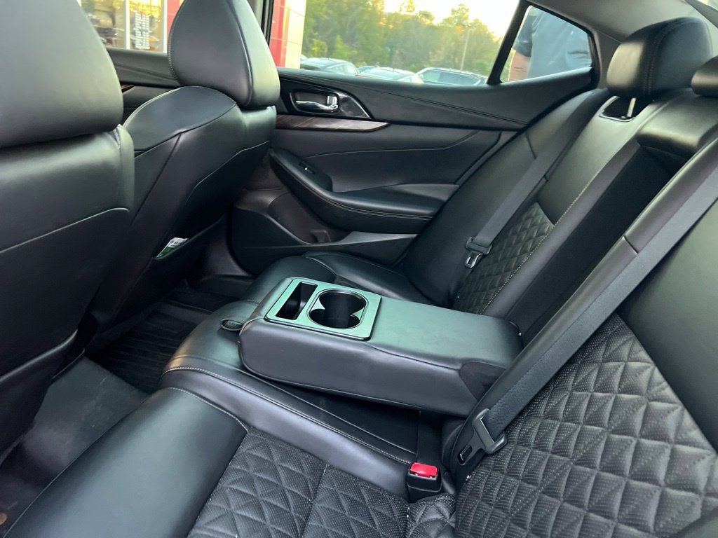Used 2016 Nissan Maxima Platinum FWD image 4