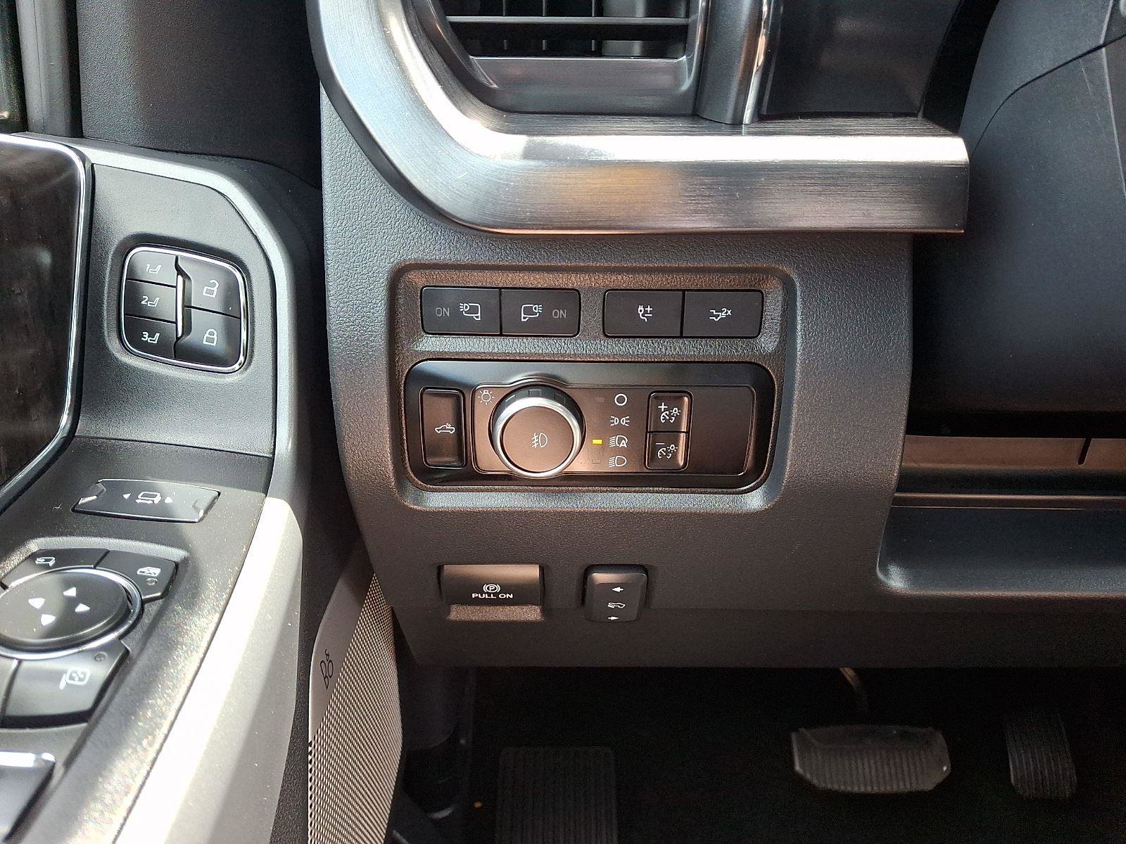 Used 2023 Ford F250 Lariat w/ Lariat Ultimate Package AWD/4WD image 24