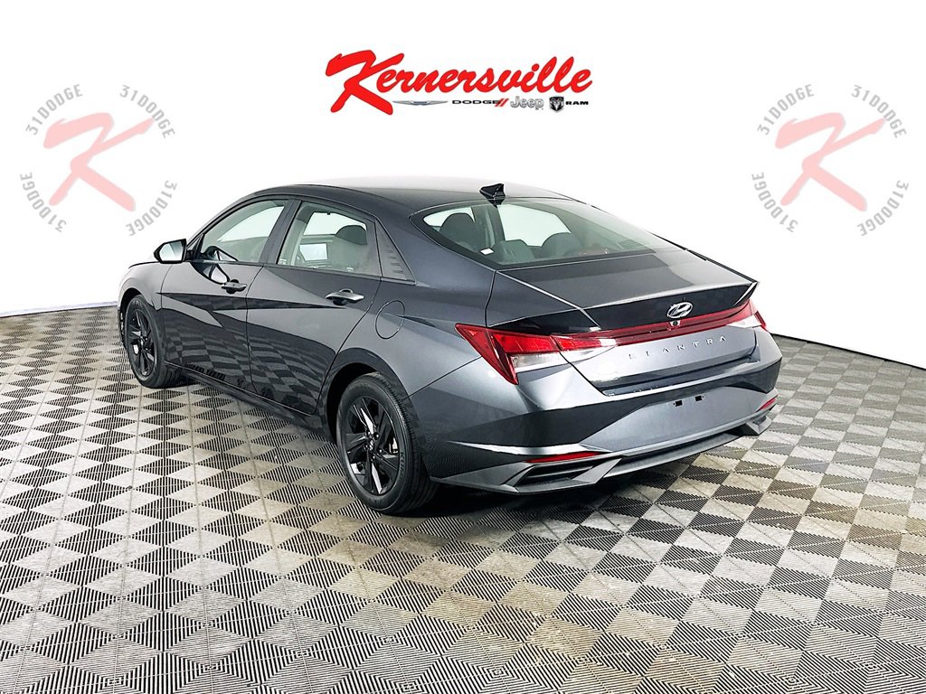 Used 2021 Hyundai Elantra SEL image 5