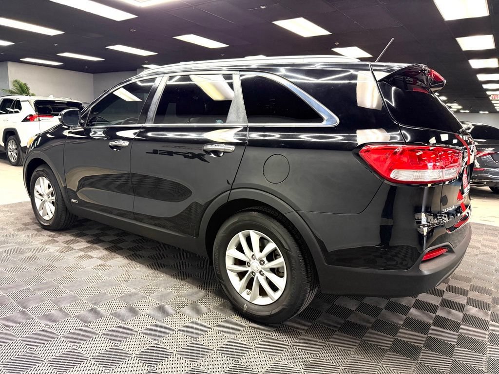 Used 2017 Kia Sorento AWD image 9