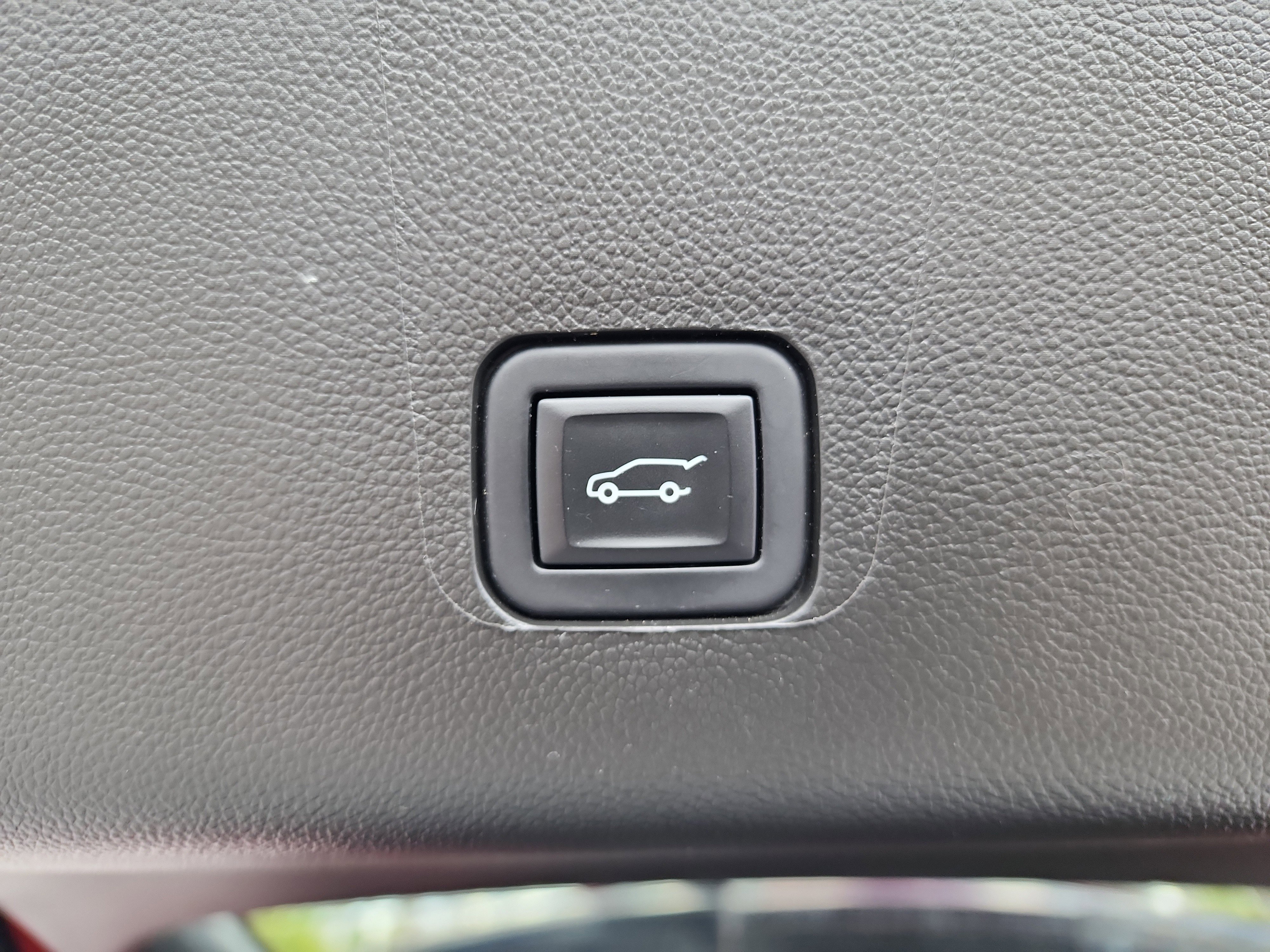 Certified 2023 Chevrolet Traverse LT AWD/4WD image 32