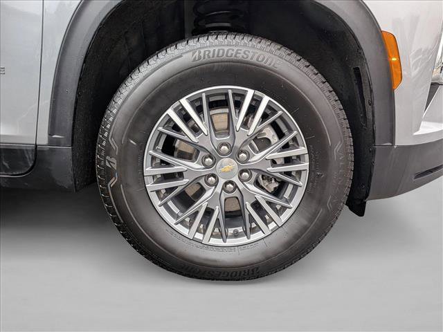 Used 2025 Chevrolet Traverse LT image 28