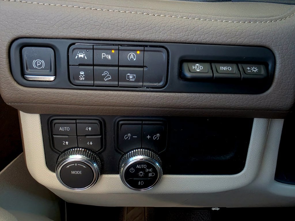 Used 2024 GMC Yukon XL Denali AWD/4WD image 26