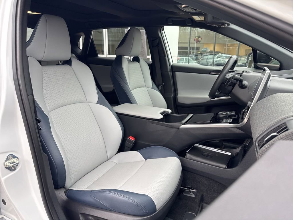 Used 2024 Subaru Solterra Touring image 8