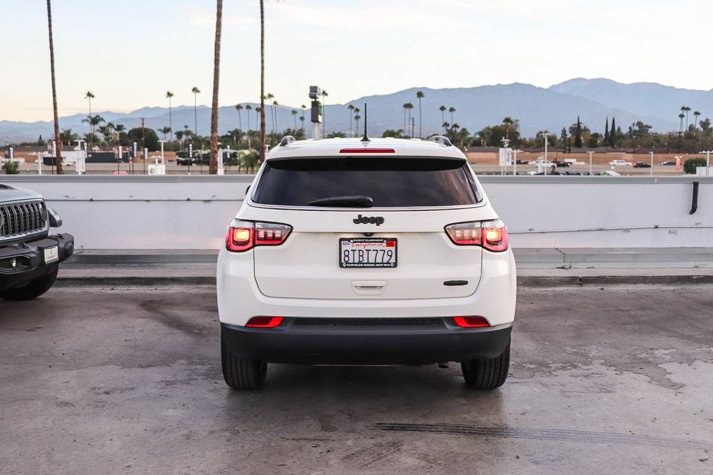 Used 2020 Jeep Compass Latitude w/ Popular Equipment Group FWD image 8