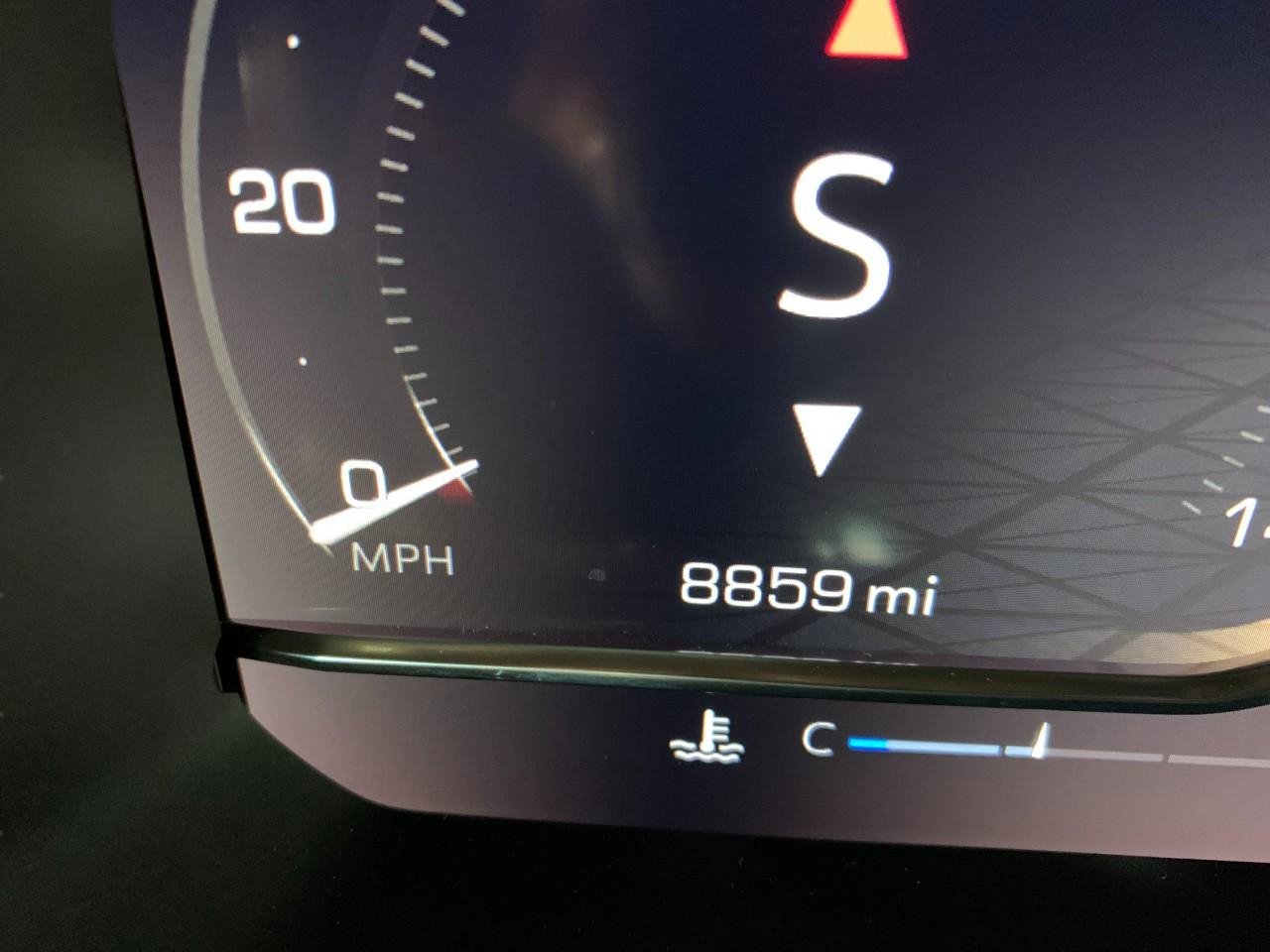 Used 2025 GMC Sierra 1500 SLT w/ SLT Convenience Package image 2