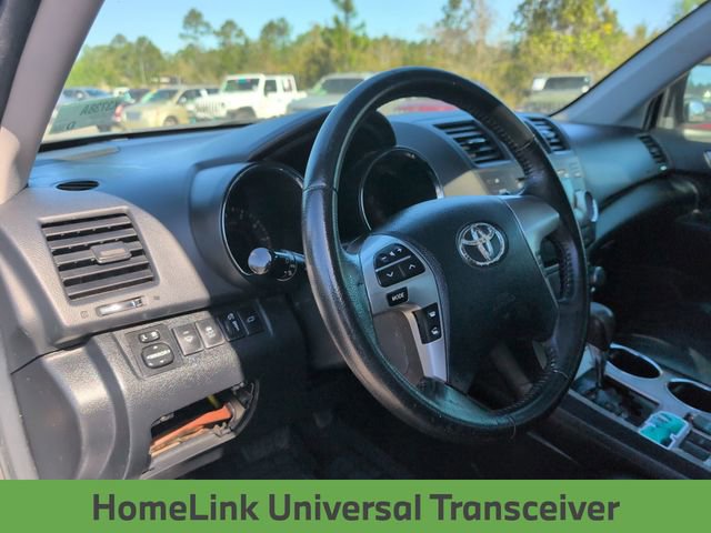 Used 2012 Toyota Highlander SE w/ Tow Pkg FWD image 31