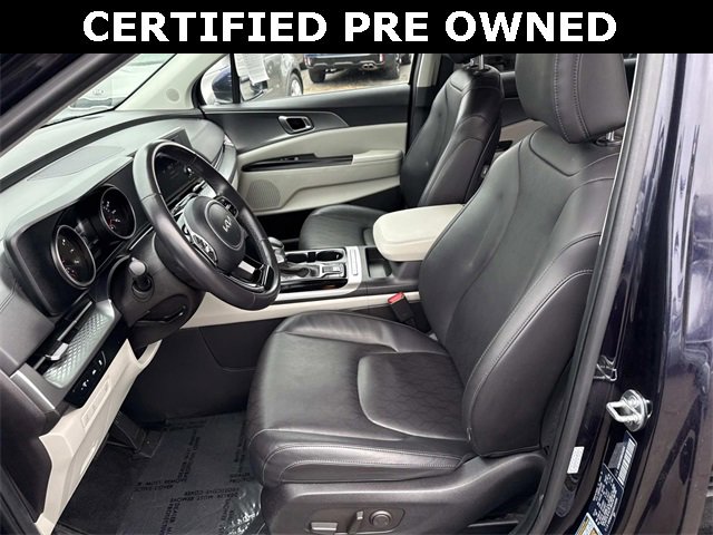 Used 2024 Kia Carnival LX image 14