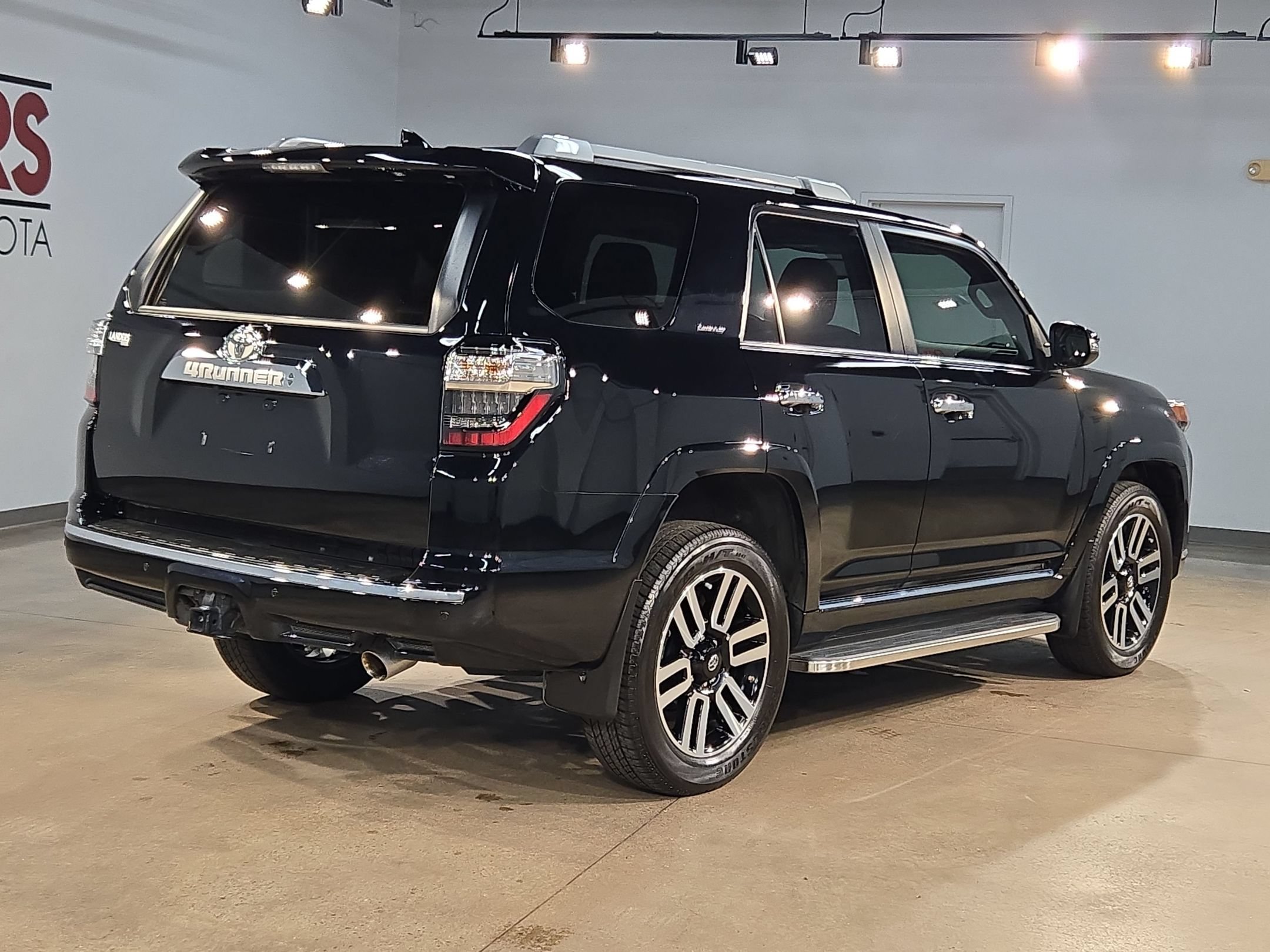 Certified 2024 Toyota 4Runner Limited AWD/4WD image 7
