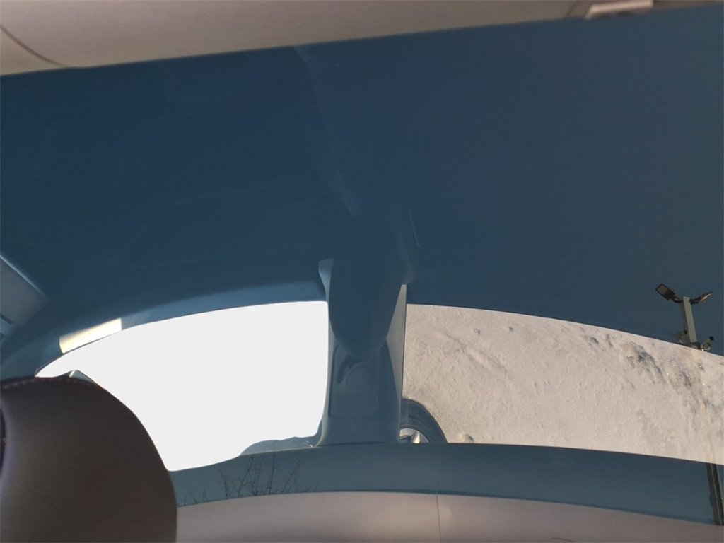 Used 2021 Tesla Model Y Long Range image 11