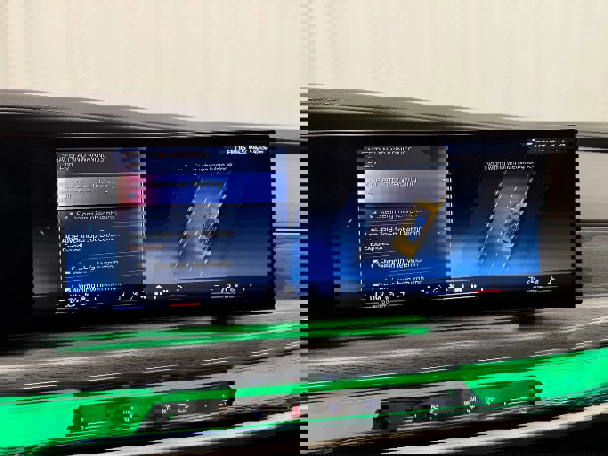 Used 2024 BMW 740i xDrive image 20