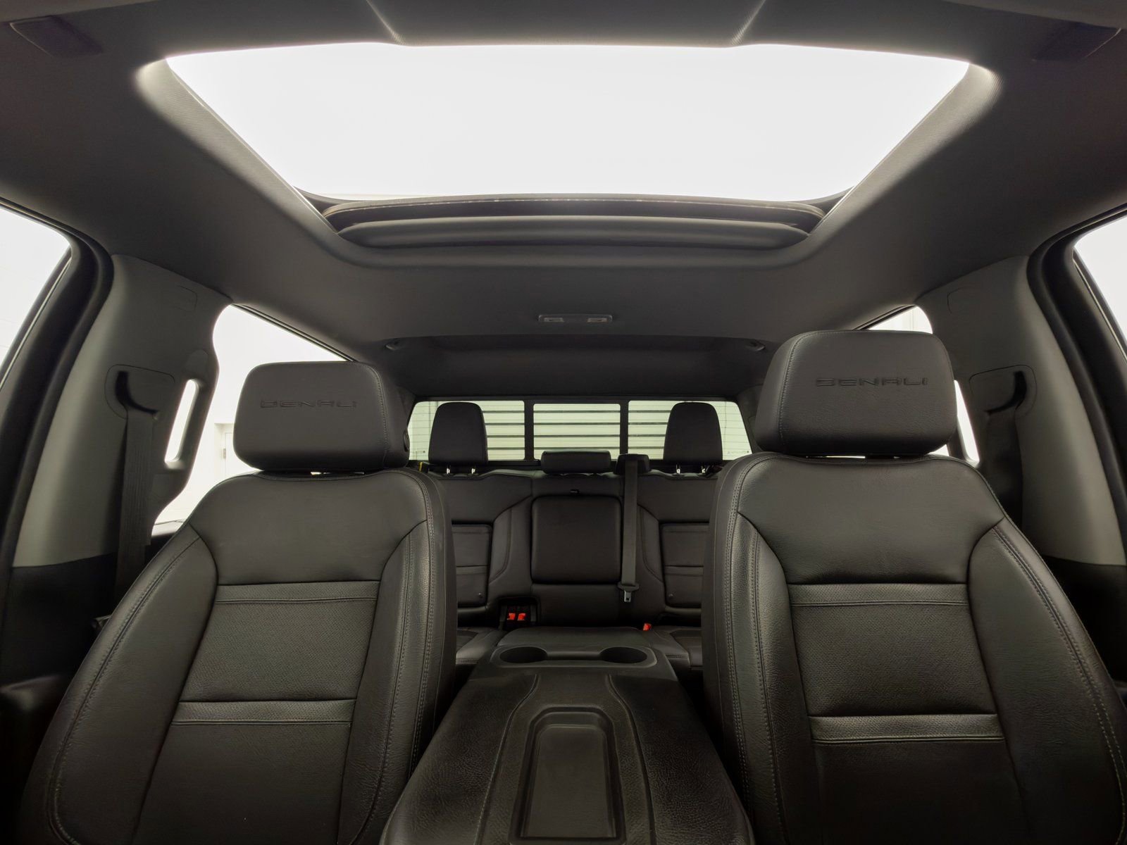 Used 2022 GMC Sierra 3500 Denali w/ Denali Ultimate Package image 13