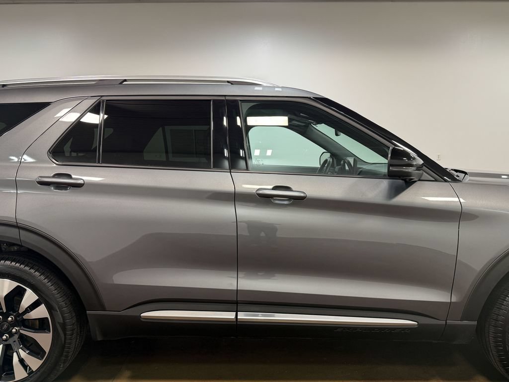 Used 2025 Ford Explorer Platinum w/ LUX Leather Package AWD/4WD image 32