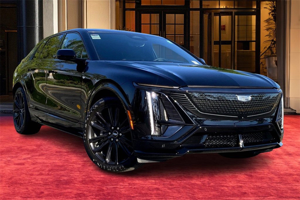 New 2026 Cadillac Lyriq V image 2