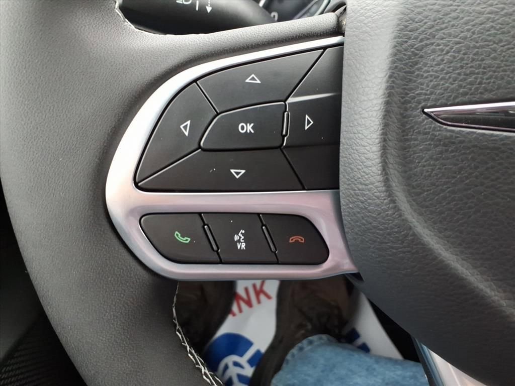 New 2026 Chrysler Pacifica Select image 18
