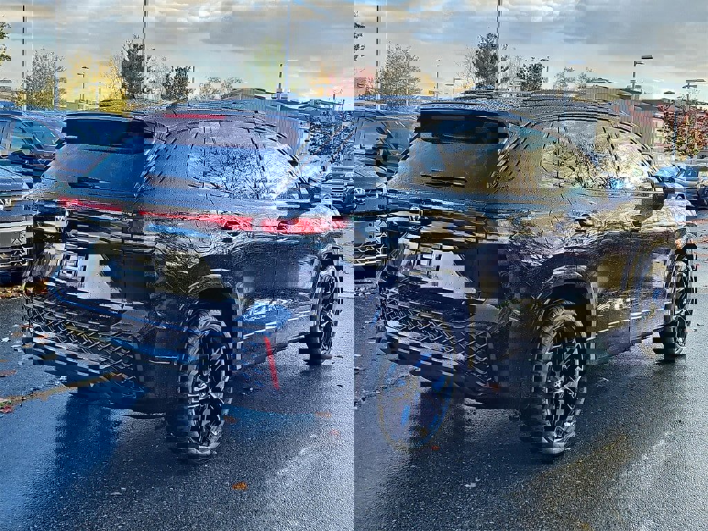 New 2026 Volkswagen Tiguan SE R-Line image 3