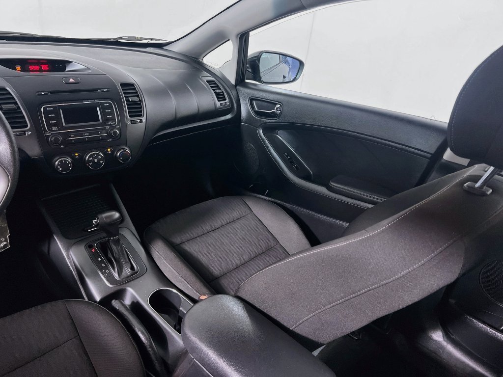 Used 2016 Kia Forte LX FWD image 21