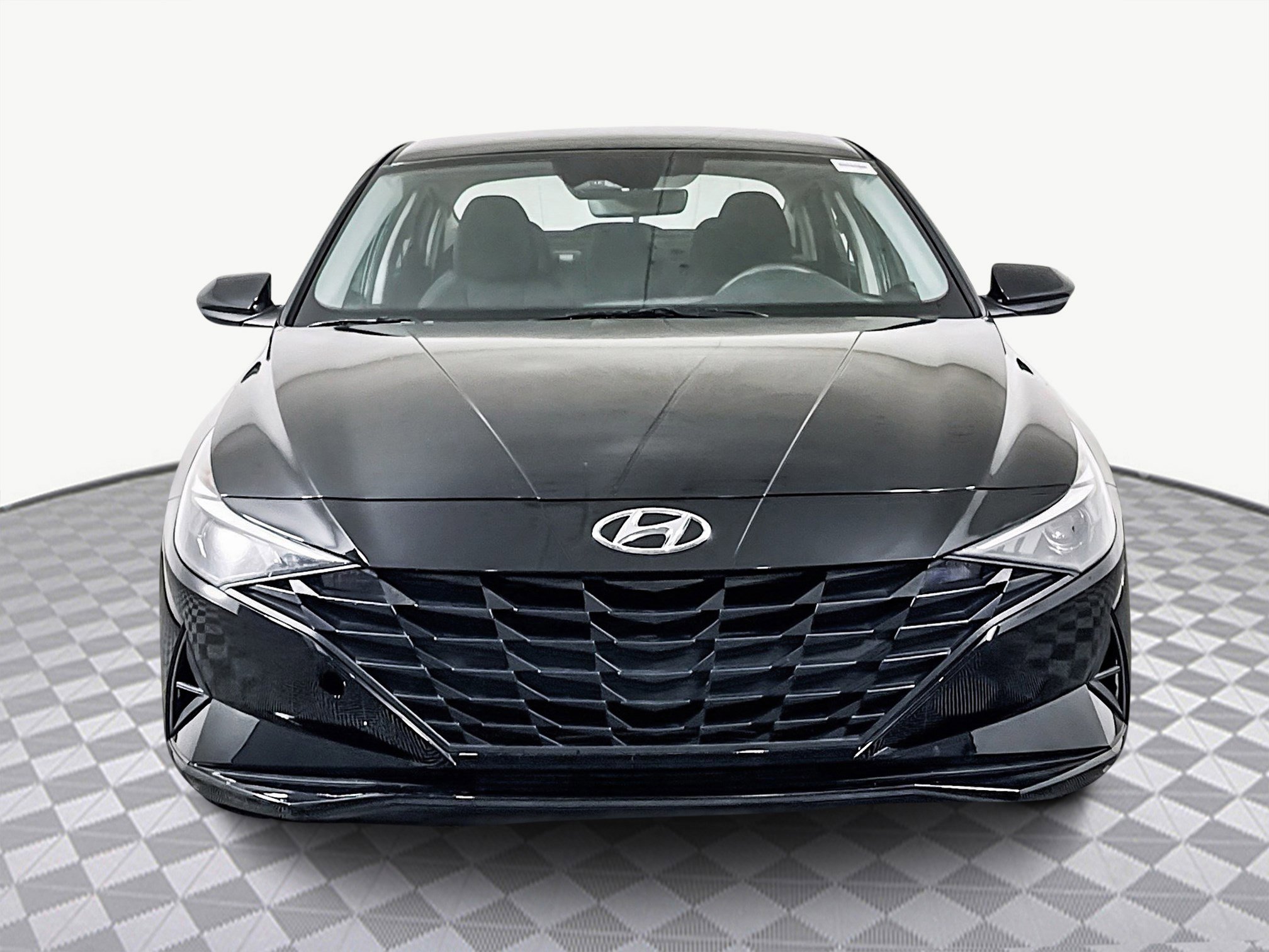Used 2023 Hyundai Elantra SEL image 2