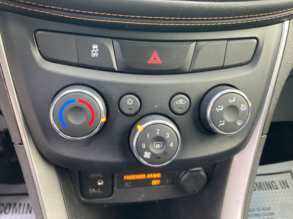 Used 2018 Chevrolet Trax LT w/ LT Convenience Package image 23