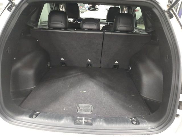 Used 2024 Jeep Compass Latitude image 11