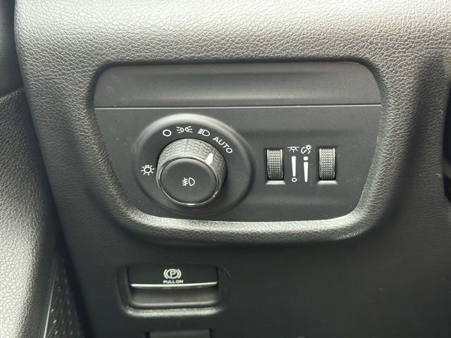 Used 2025 Jeep Grand Cherokee L Limited image 16