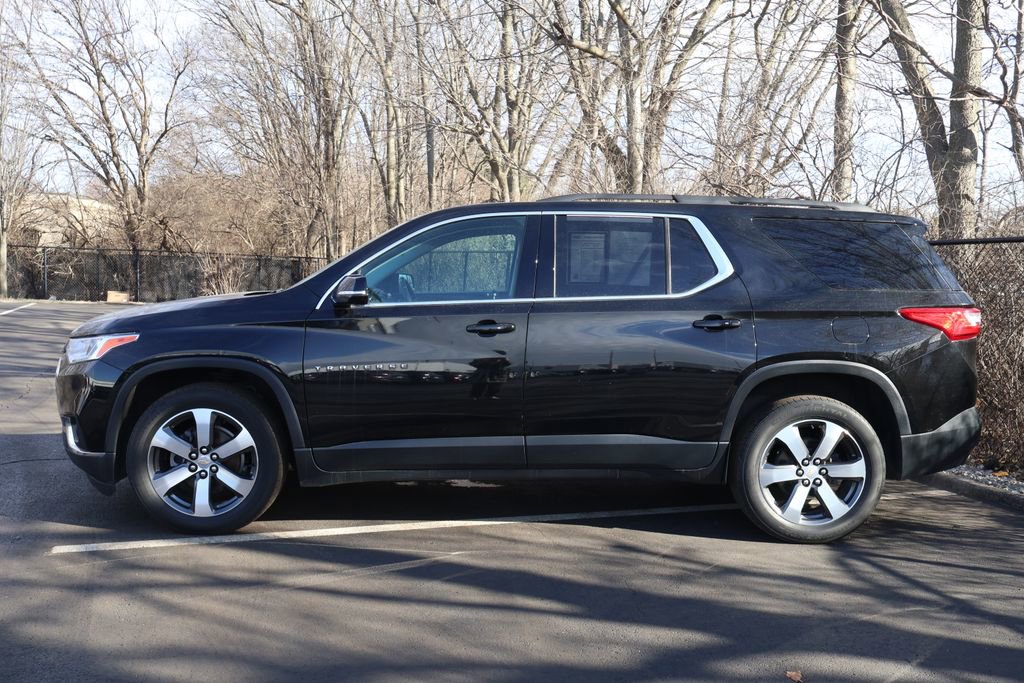 Used 2020 Chevrolet Traverse LT w/ LT Premium Package image 4