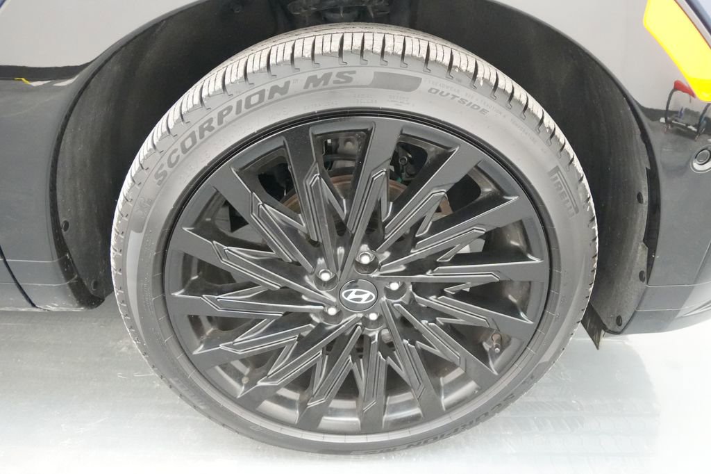 Used 2025 Hyundai Santa Fe Calligraphy image 11