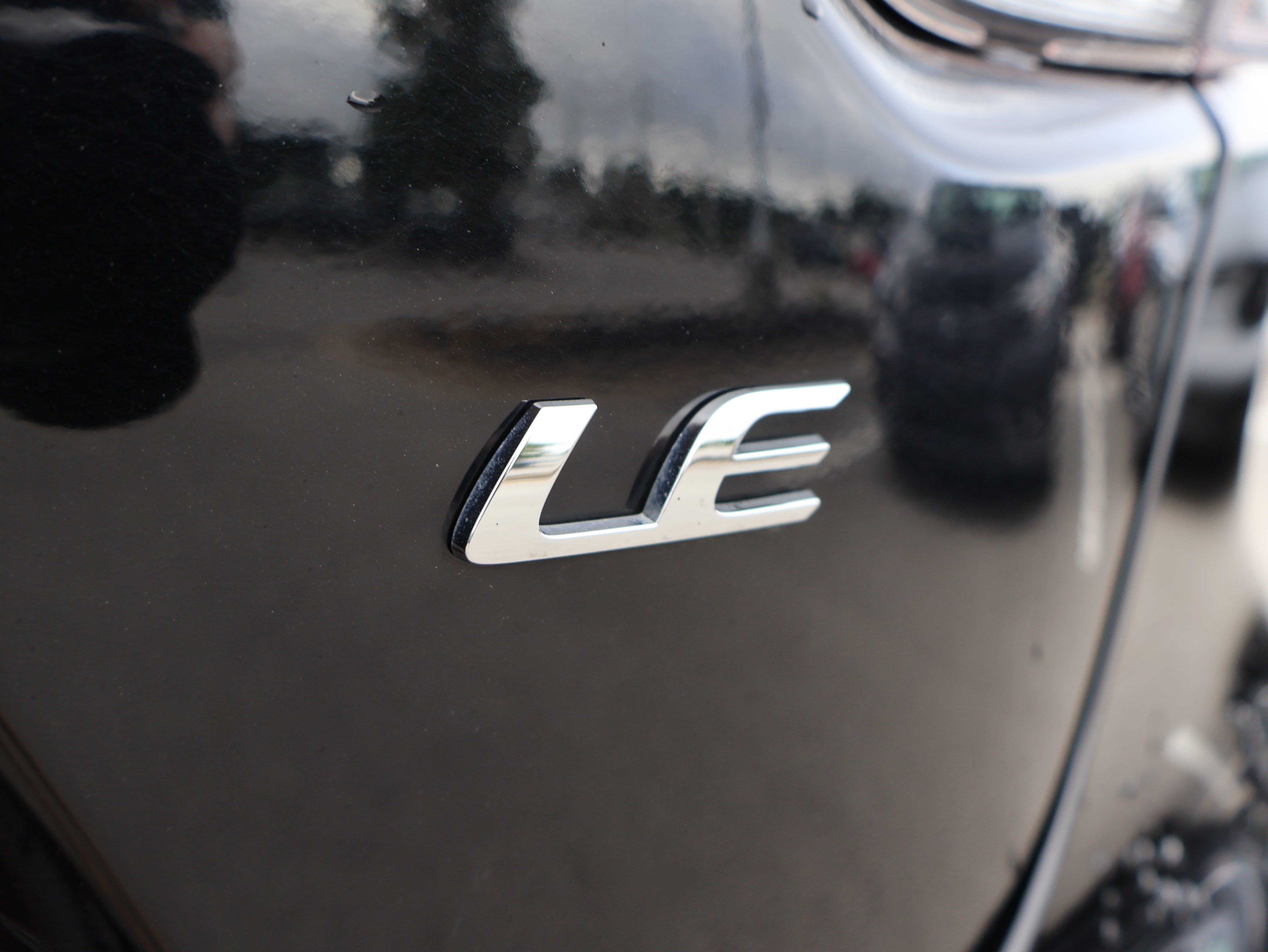 Used 2025 Toyota Corolla LE FWD image 9
