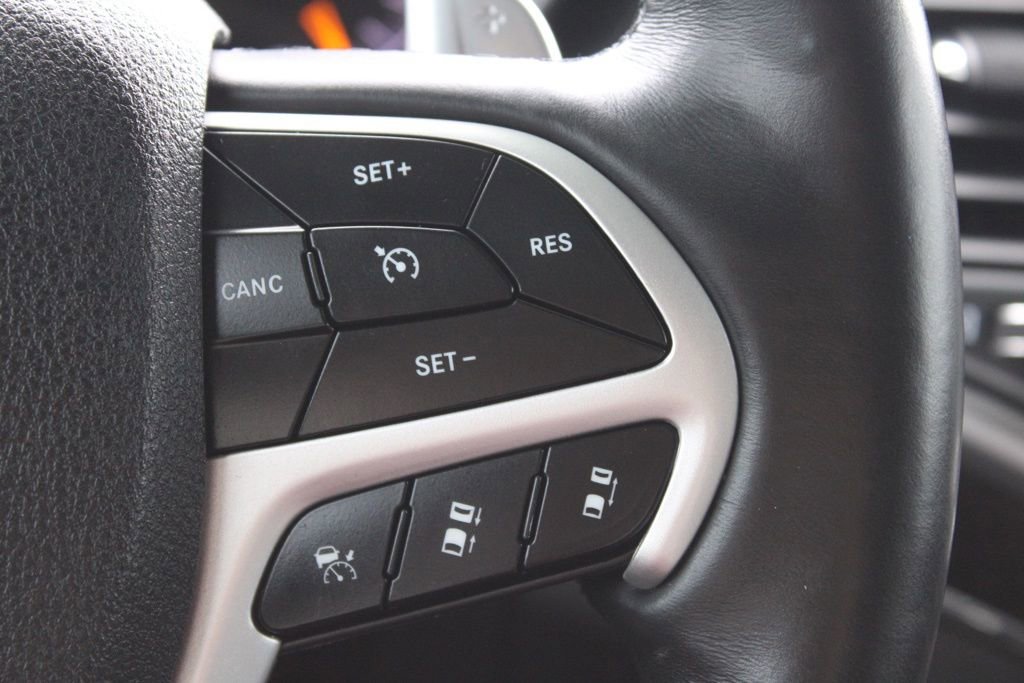 Used 2018 Jeep Grand Cherokee Summit w/ Platinum Series Group image 33