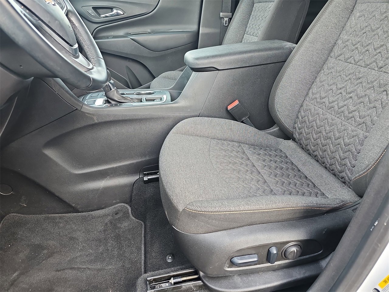 Used 2023 Chevrolet Equinox LT image 15