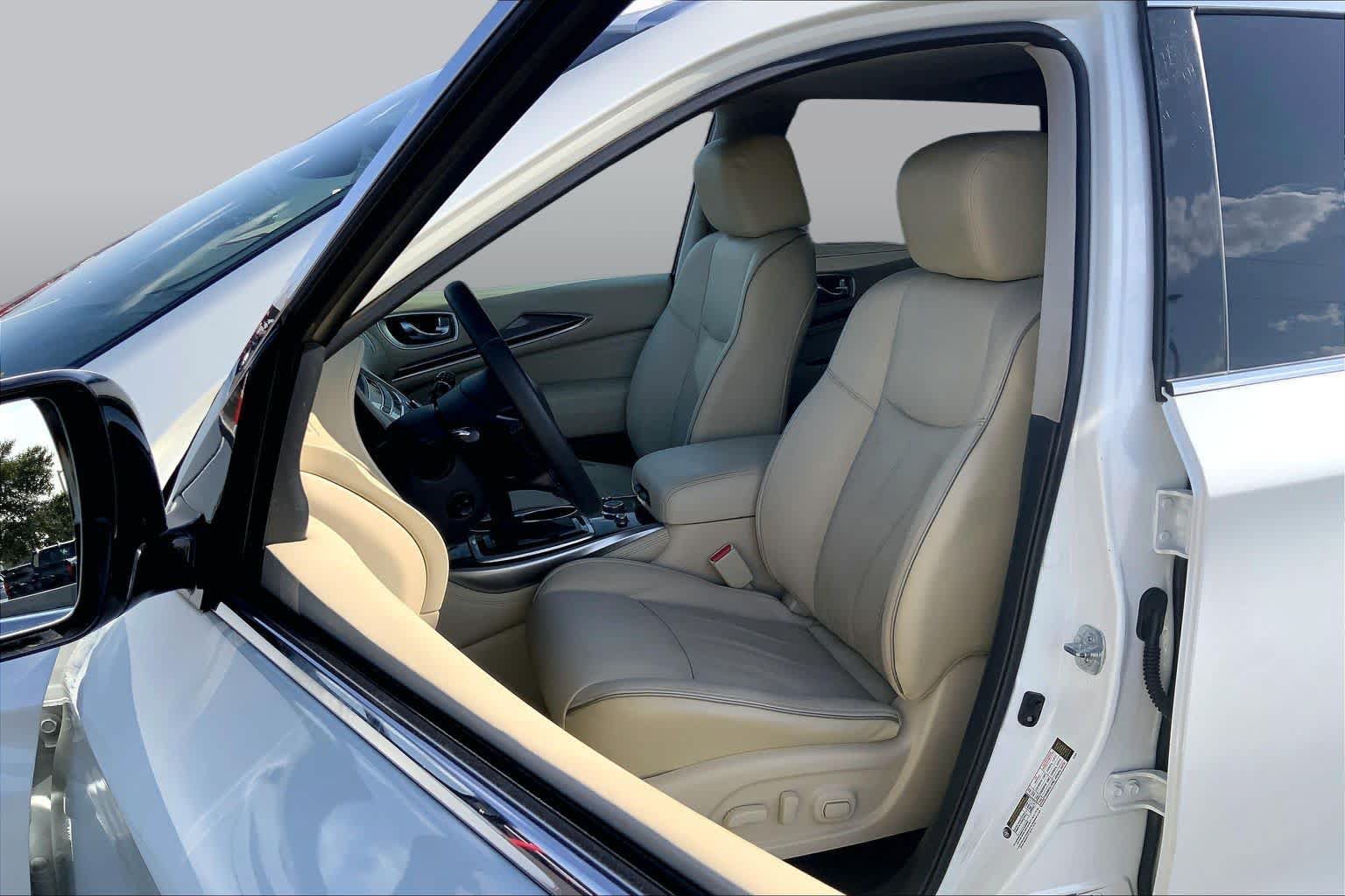 Used 2019 INFINITI QX60 Luxe w/ Essential Package AWD/4WD image 8