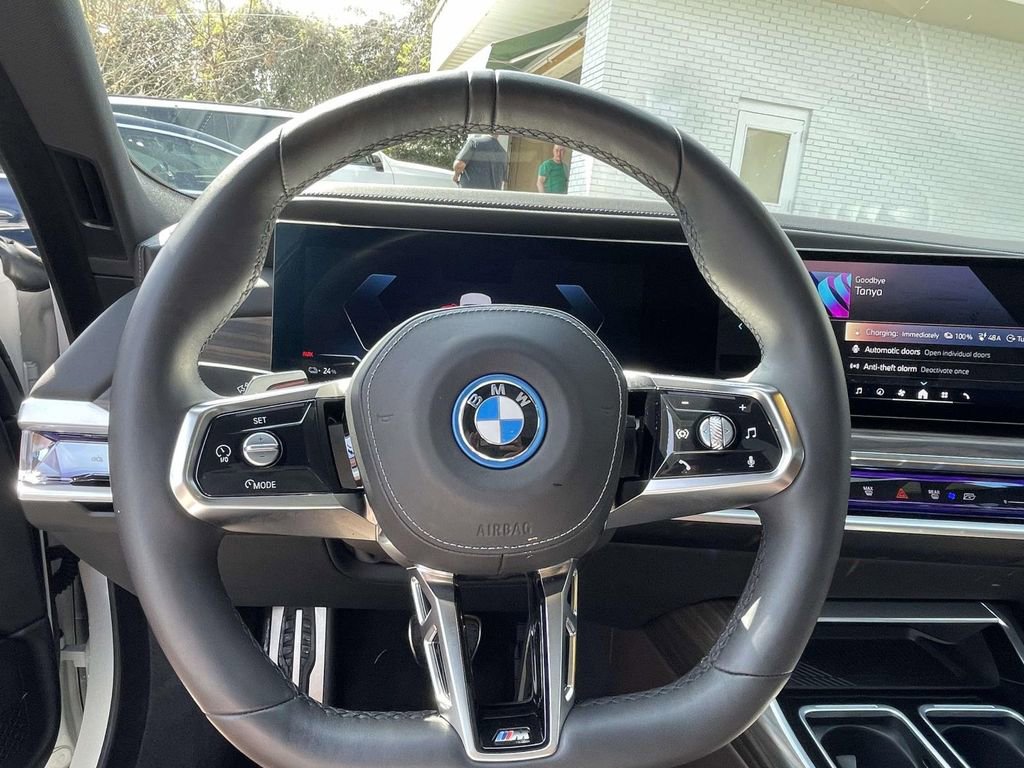 Used 2024 BMW i7 eDrive50 w/ M Sport Package image 23