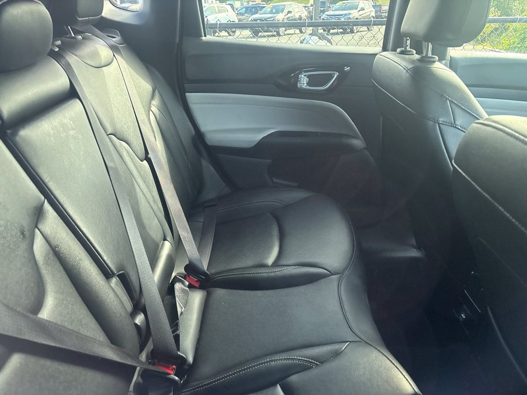 Used 2025 Jeep Compass Limited AWD/4WD image 8