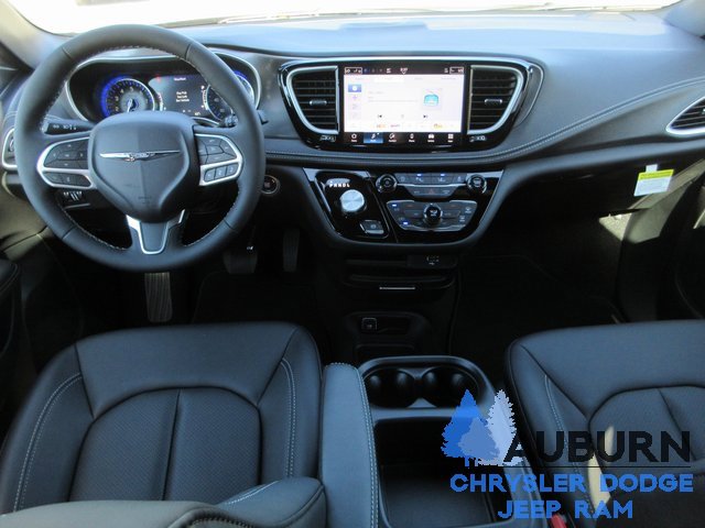 New 2026 Chrysler Pacifica Select image 7