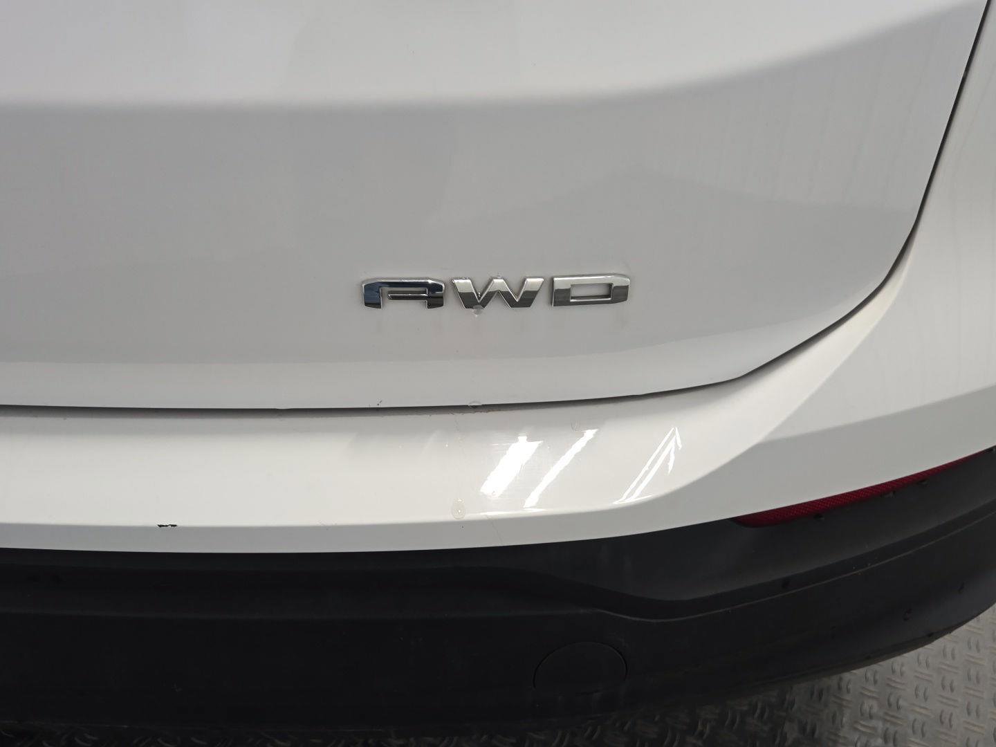 Used 2024 GMC Terrain SLE image 8