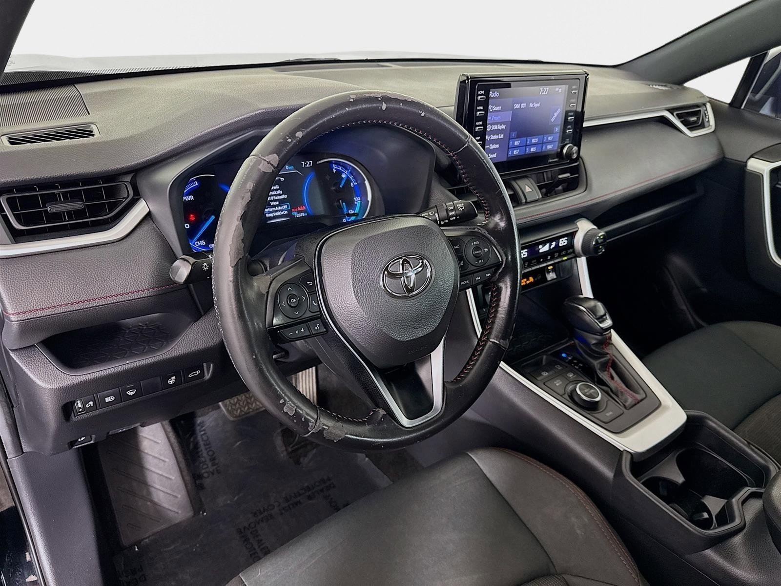 Used 2021 Toyota RAV4 SE w/ Weather & Moonroof Package AWD/4WD image 10